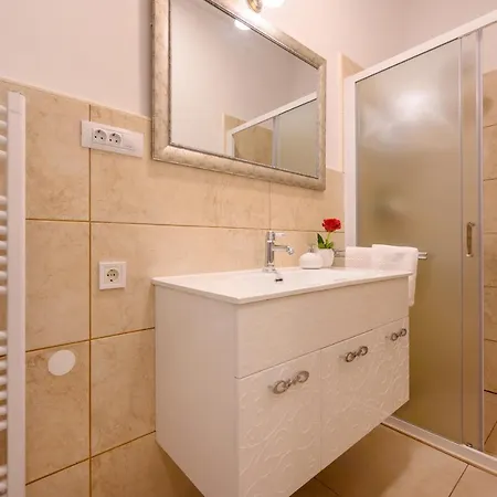 Summer Breeze Luxury 4* Split